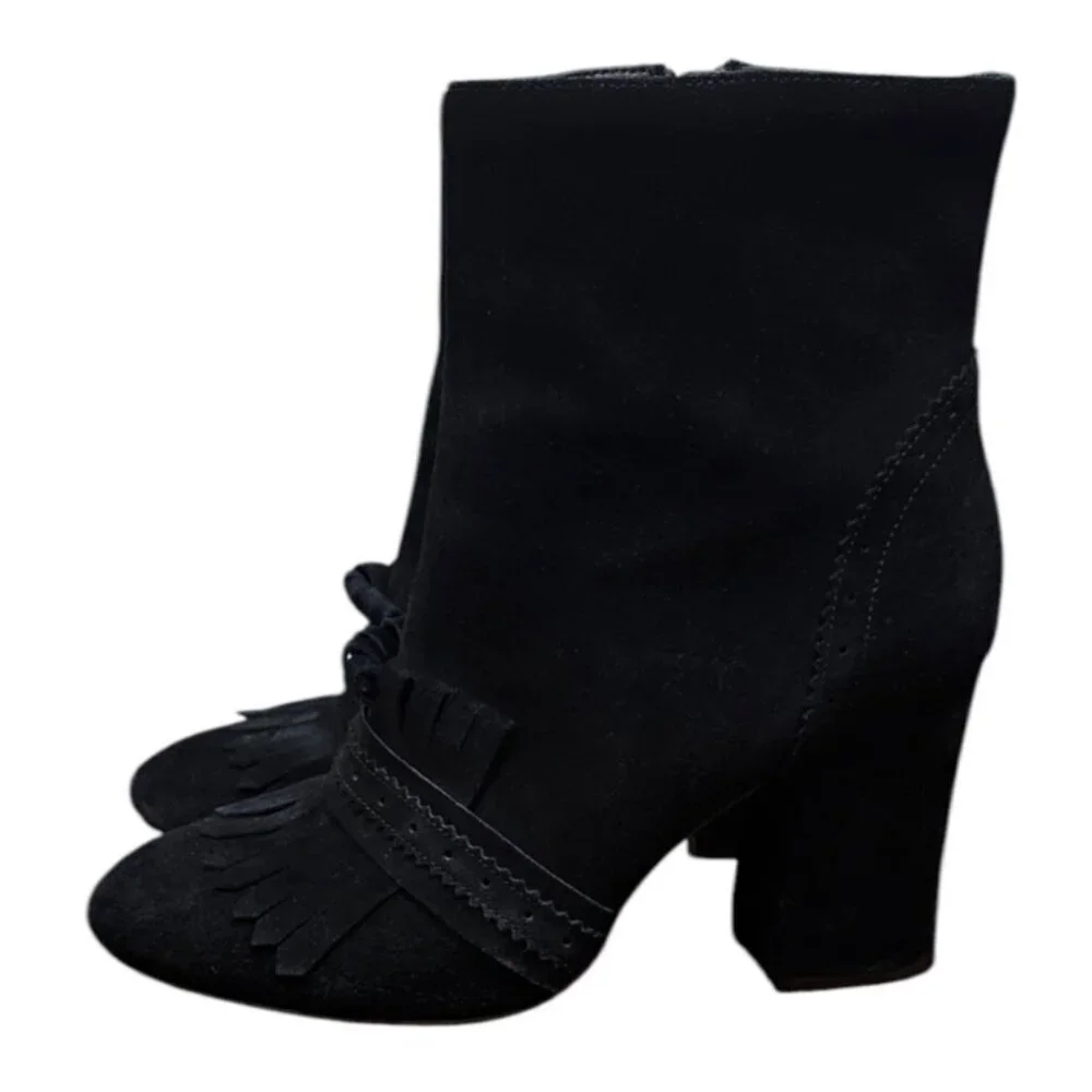 Etienne Aigner women's suede boots Size 9